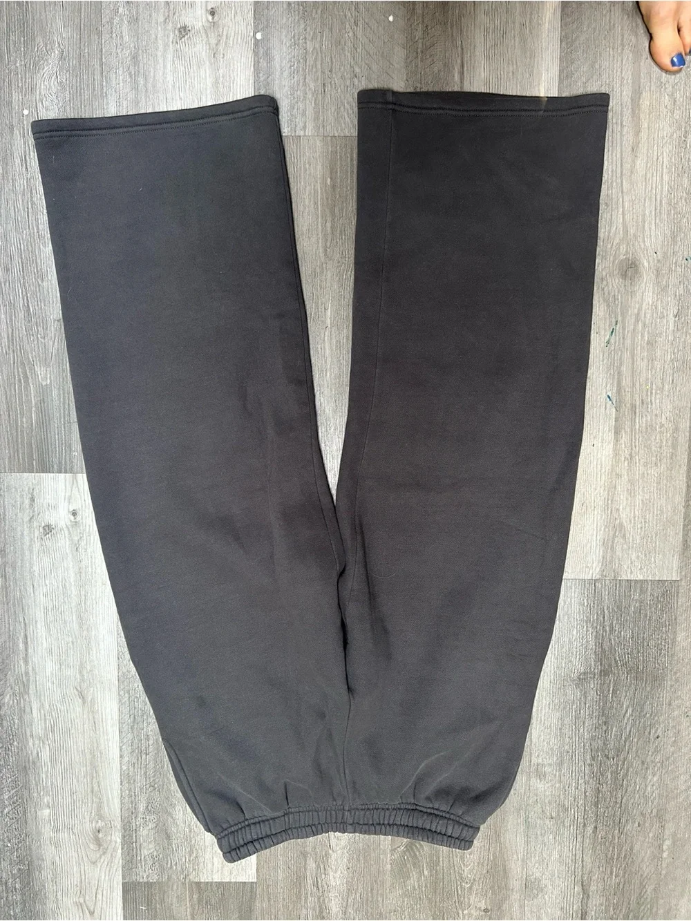 EDIKTED Bonnie bow gray and pink sweatpants